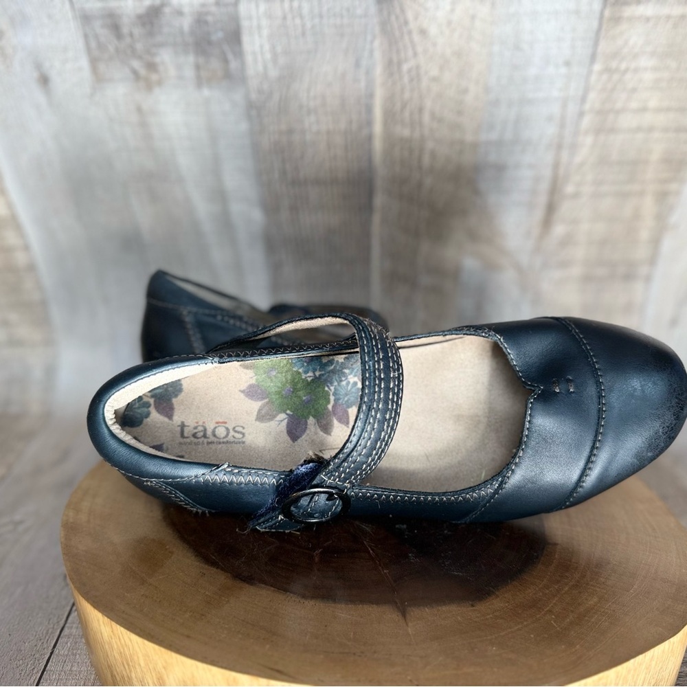 Taos Footwear Black Mary Jane Heels